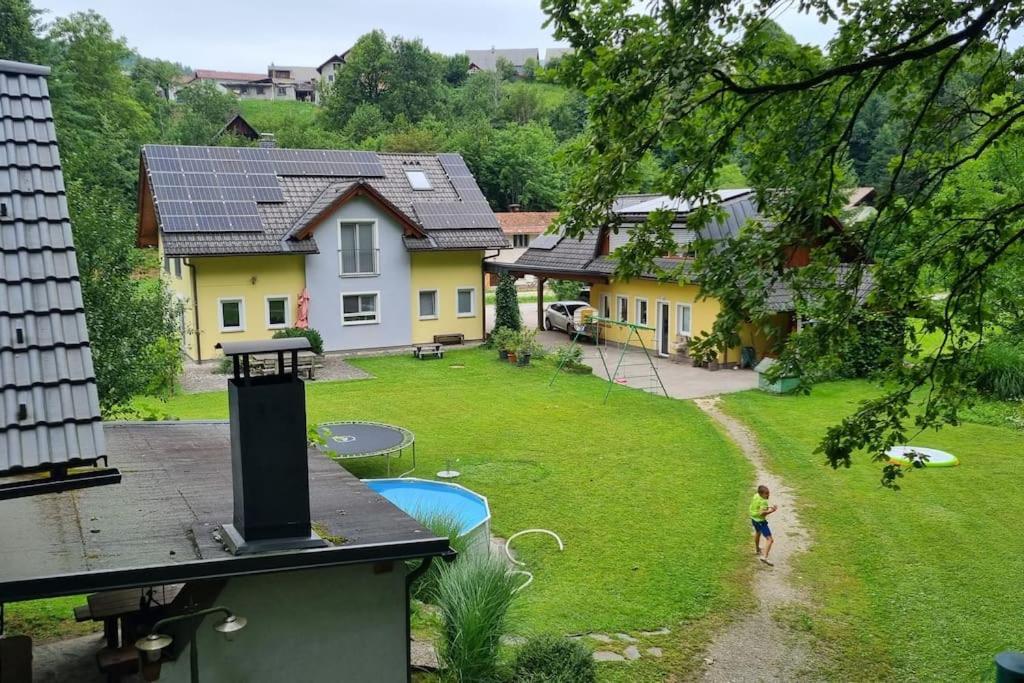 Appartement Country Retreat, Near Ljubljana City, Apartma Na Vasi, Blizu Mesta Ljubljana à Medvode Extérieur photo
